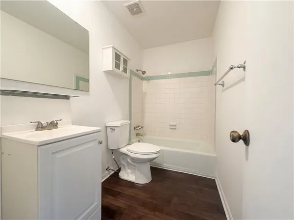 $384,000 | 12514 West 101st Street, Lenexa, KS 66215