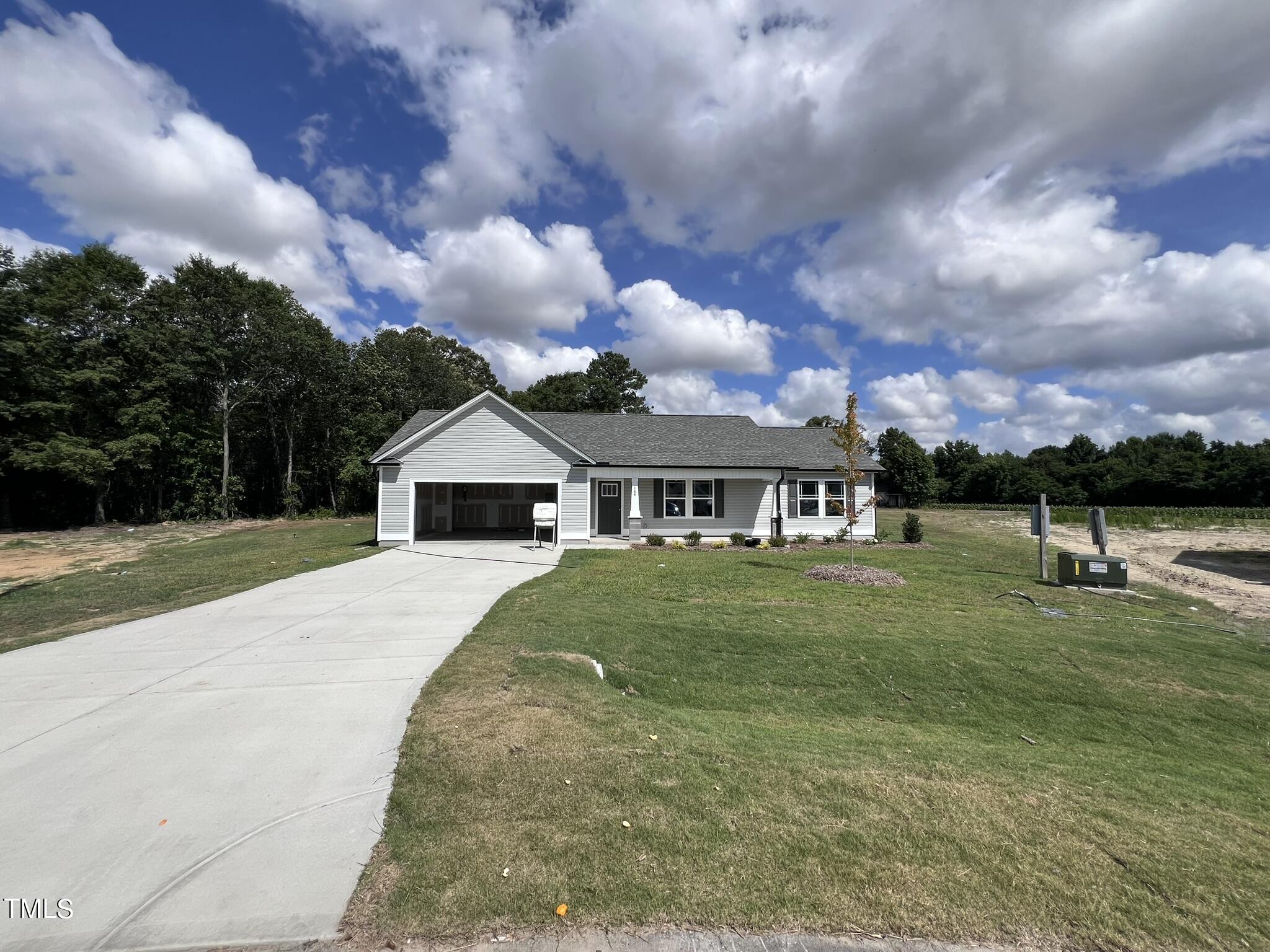 184 Grace Ridge Benson, NC 27504 - Photo 2 of 18 IMG_1324