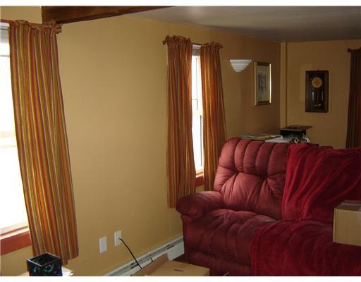 84 Spring Street Gardiner, ME 04345 - Photo 7 of 16 Living Room.