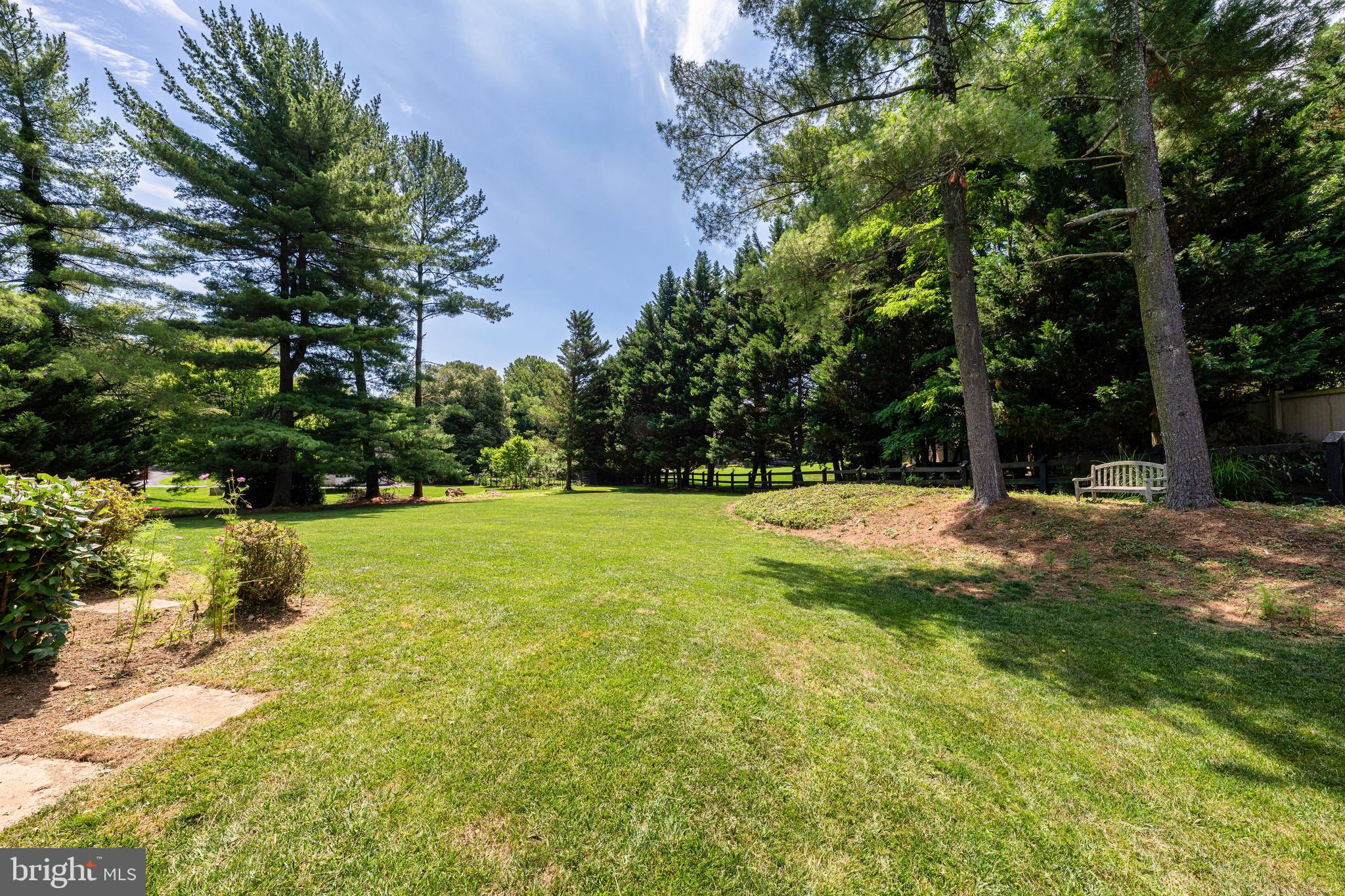 1077 Spring Hill Road McLean, VA 22102 - Photo 51 of 59 Exterior Back