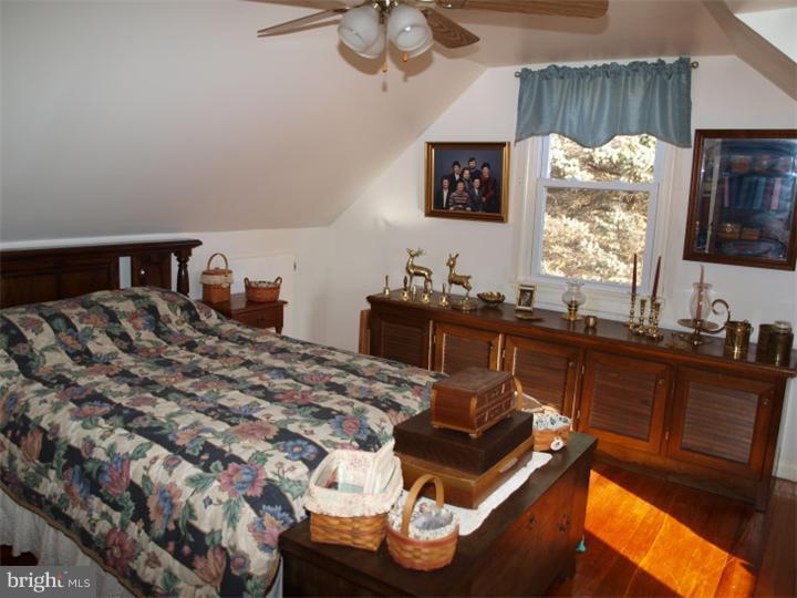 2351 Morgantown Road Reading, PA 19607 - Photo 5 of 15 Bedroom 2