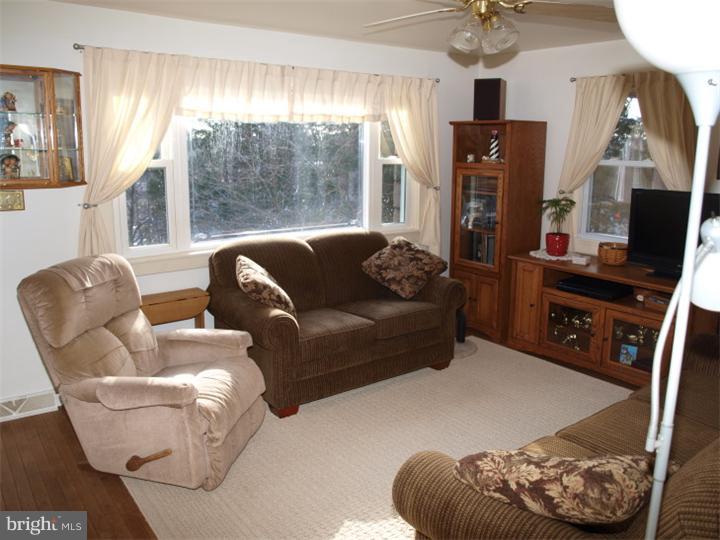2351 Morgantown Road Reading, PA 19607 - Photo 9 of 15 Living Room