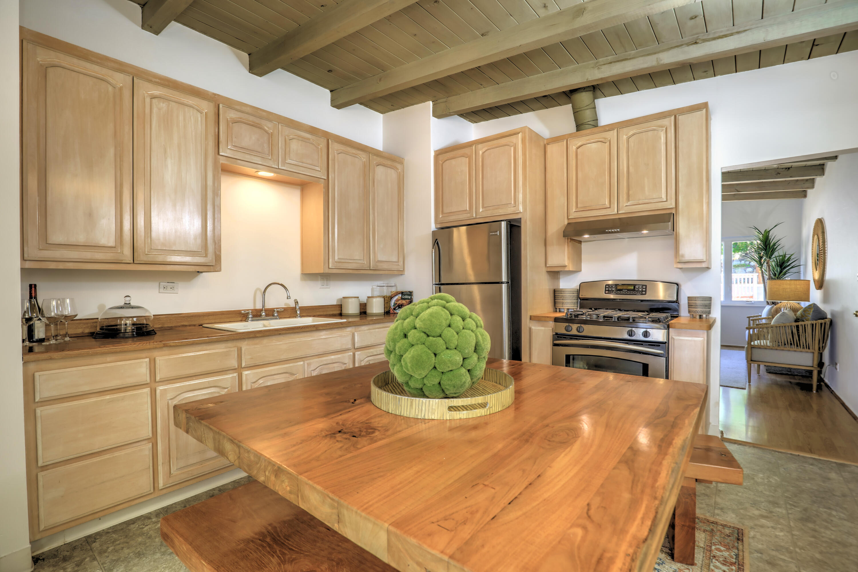 448 Fellowship Road Santa Barbara, CA 93109 - Photo 7 of 33 Kitchen