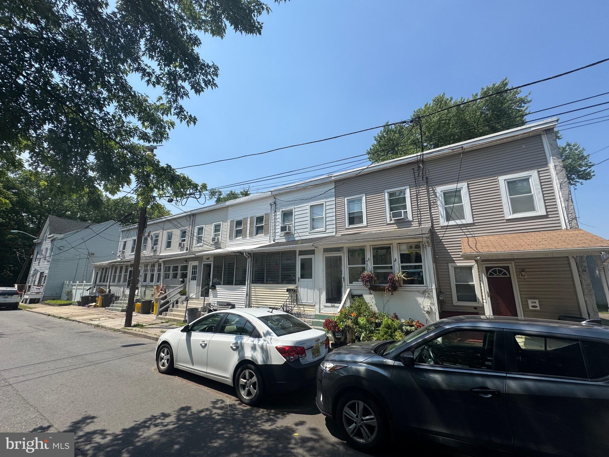 a car parked in front of a building