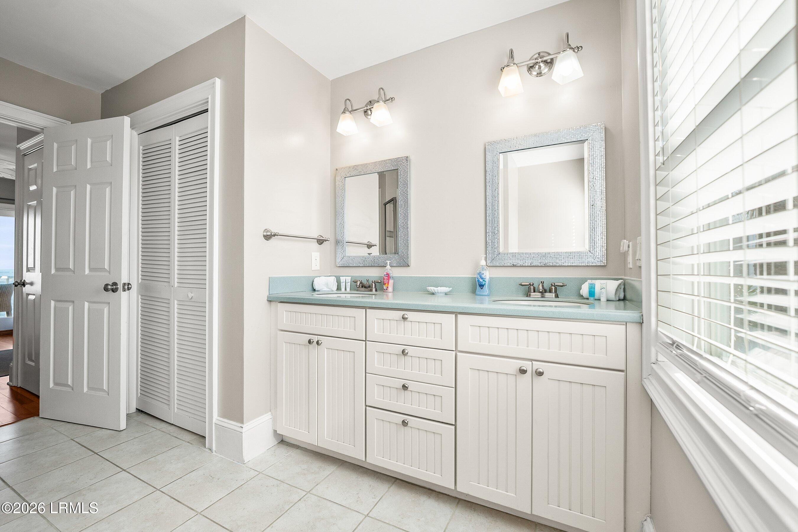 705 Ocean Cottage, Unit 705 Fripp Island, SC 29920 - Photo 28 of 47 Spacious bathroom