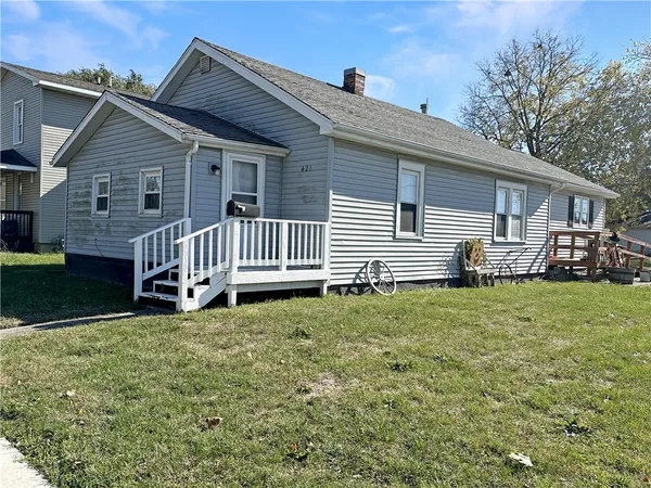 $92,000 | 421 Dewitt Avenue, Mattoon, IL 61938