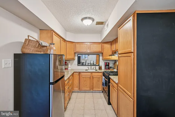 $193,000 | 411 North Stiles Avenue, Unit B9, Maple Shade, NJ 08052