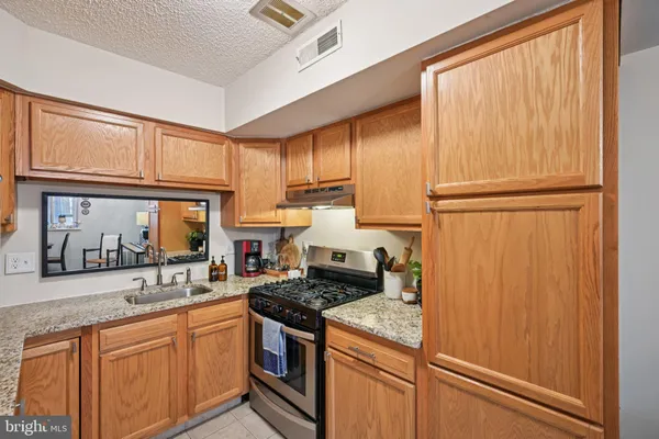$193,000 | 411 North Stiles Avenue, Unit B9, Maple Shade, NJ 08052