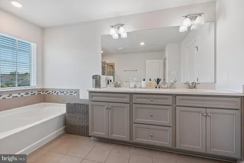 $675,000 | 5568 Old Colony Court, White Plains, MD 20695