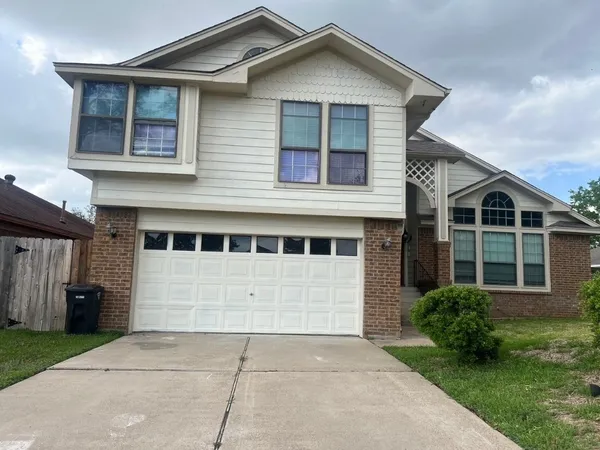 $2,500 | 16818 Rockbend, Houston, TX 77084