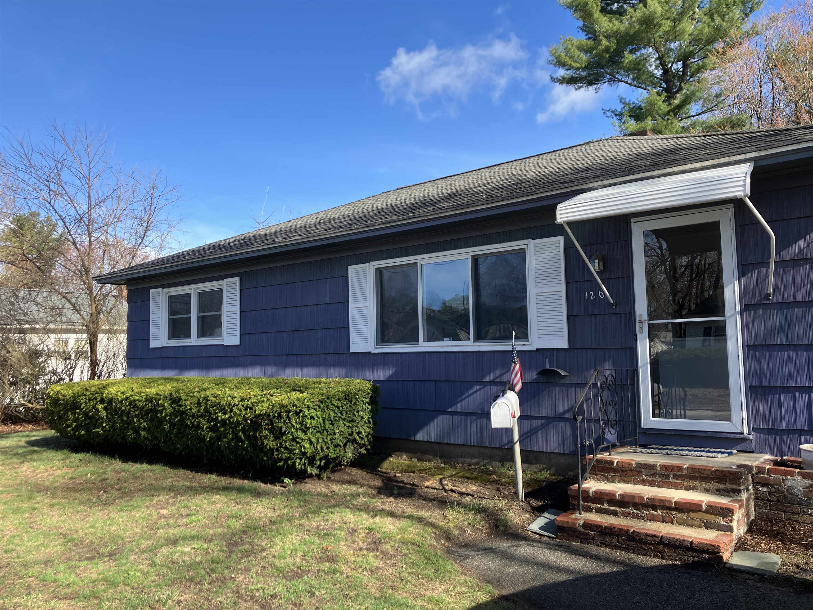 120 Purdue Street Manchester, NH 03103 - Photo 2 of 15