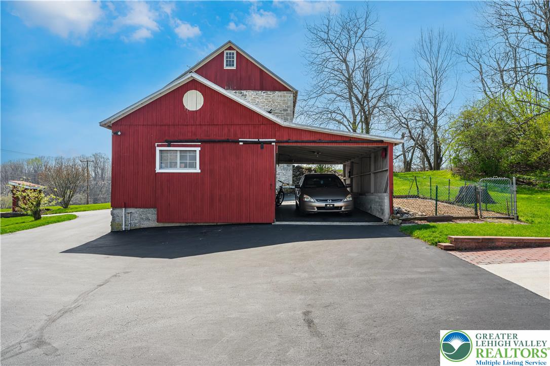 2534 Lapp Road Allentown, PA 18104 - Photo 12 of 58