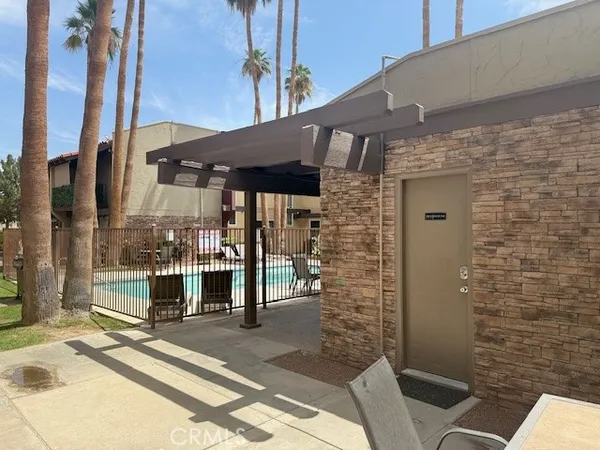$2,595 | 51020 Eisenhower Drive, Unit 25, La Quinta, CA 92253