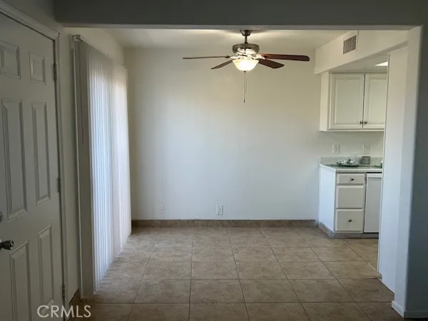 $2,595 | 51020 Eisenhower Drive, Unit 25, La Quinta, CA 92253