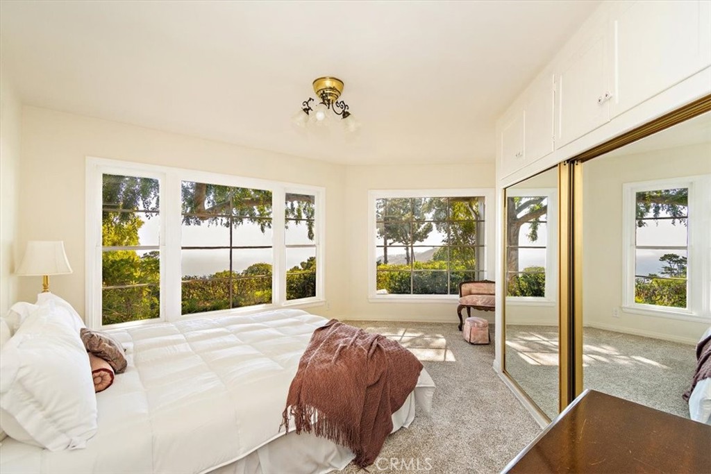 2 Quail Ridge Road South Rolling Hills, CA 90274 - Photo 37 of 67 a living room with couch