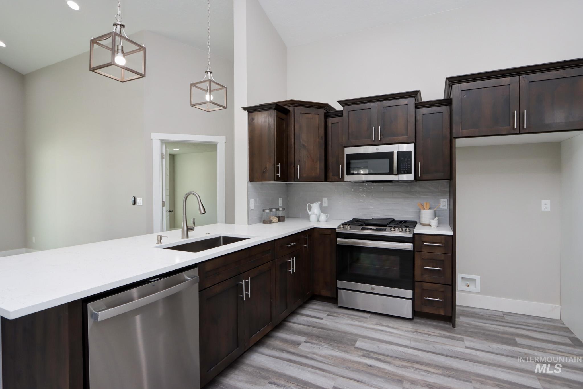 908 Sierra Street Vale, OR 97918 - Photo 3 of 50