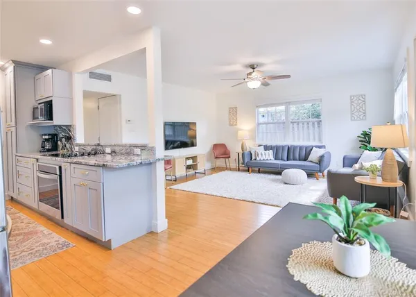 $2,495 | 2181 Hyde Park Street, Sarasota, FL 34239