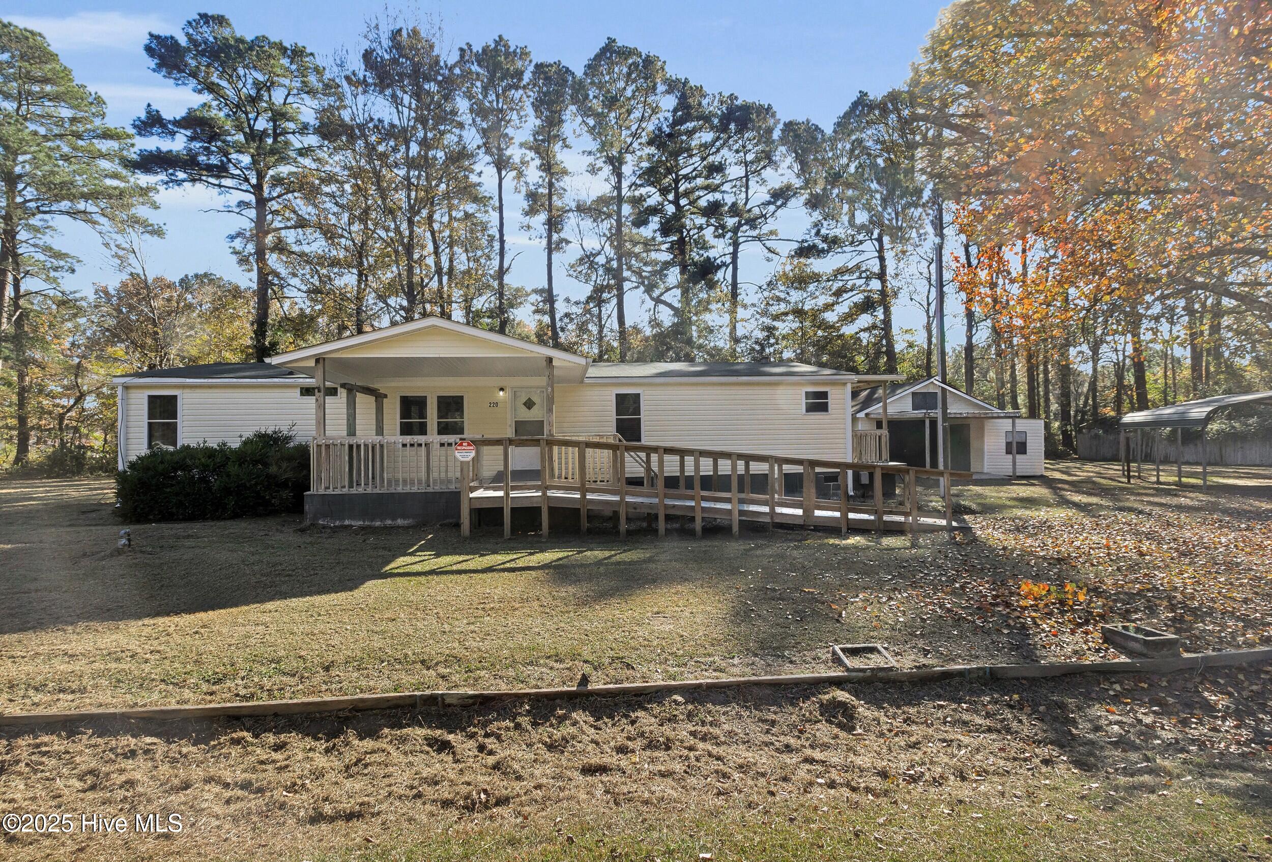 220 Tree Lane New Bern, NC 28562 - Photo 1 of 36 1_img_3081