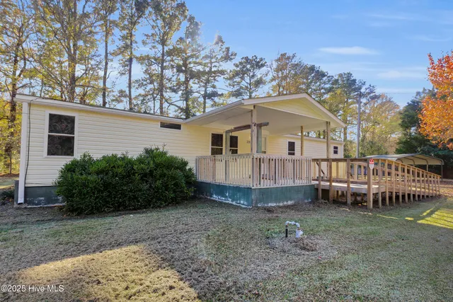 $1,800 | 220 Tree Lane, New Bern, NC 28562