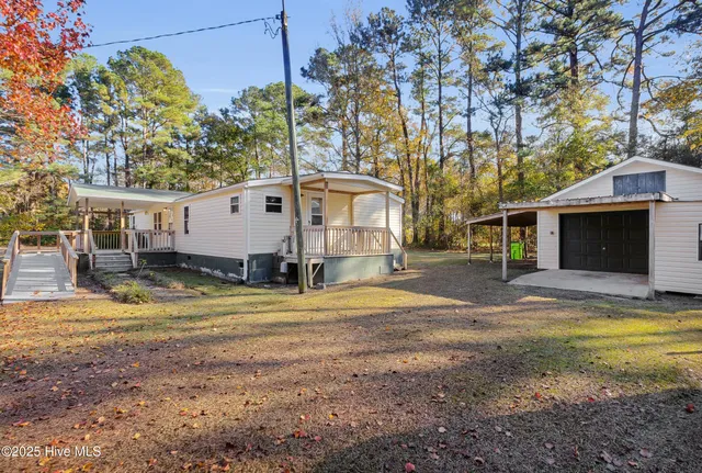 $1,800 | 220 Tree Lane, New Bern, NC 28562