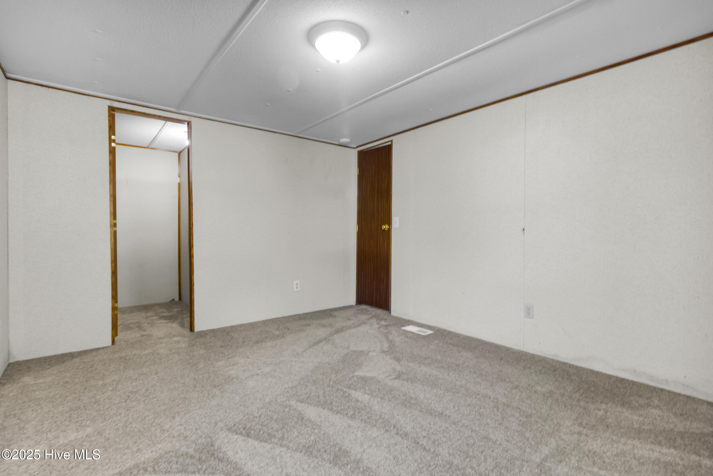 220 Tree Lane New Bern, NC 28562 - Photo 7 of 36 7_img_3132