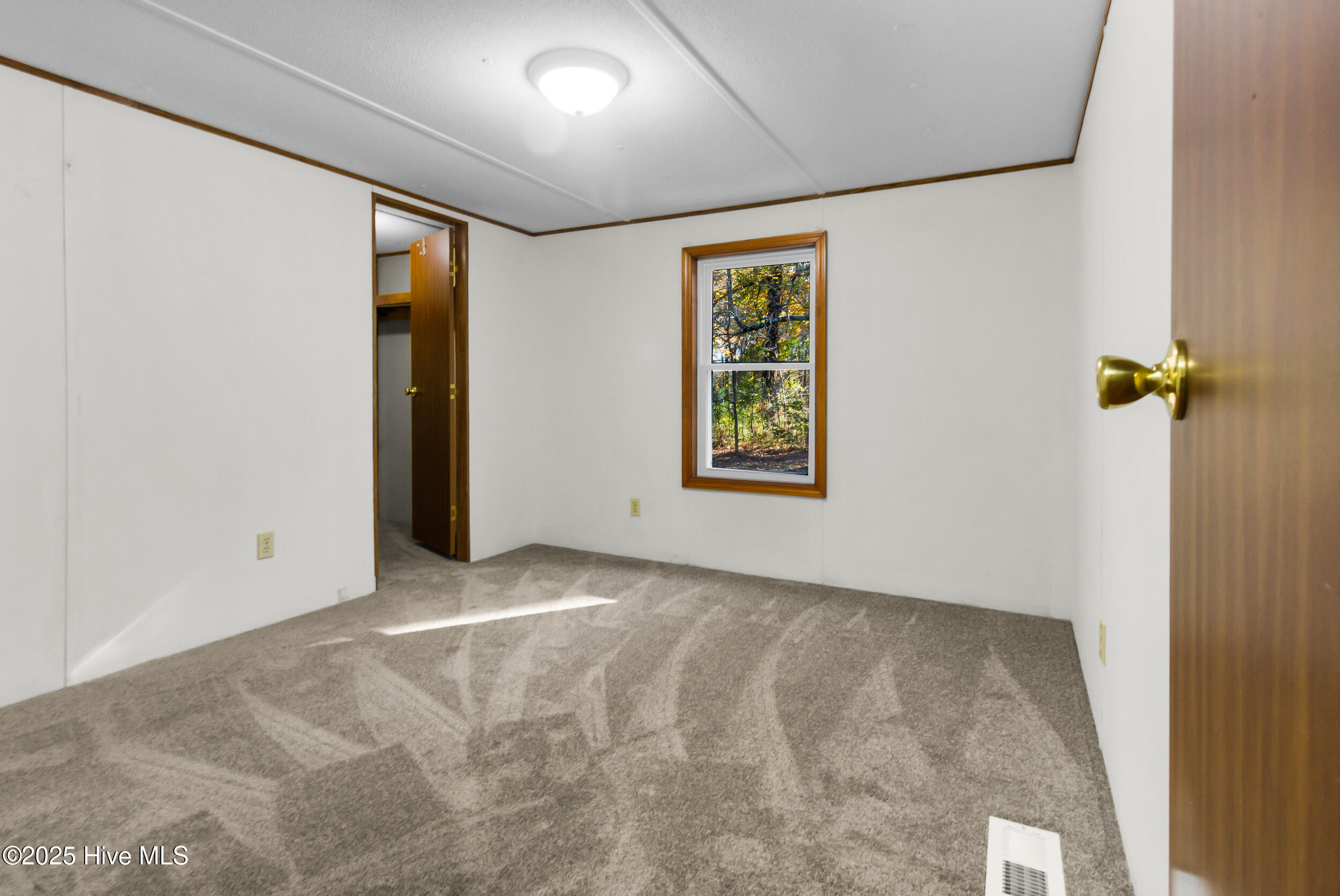 220 Tree Lane New Bern, NC 28562 - Photo 8 of 36 8_img_3135