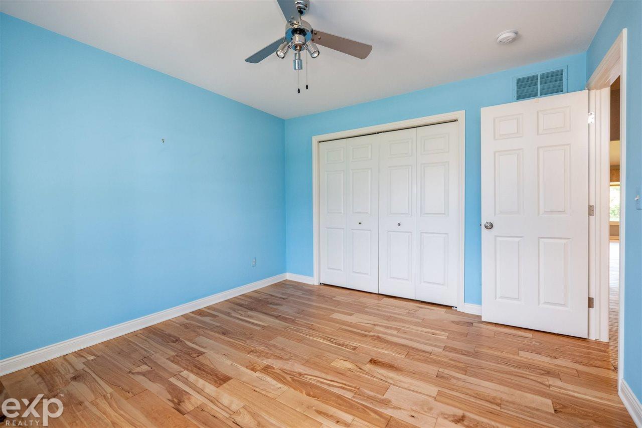 7210 Flamingo Road Algonac, MI 48001 - Photo 18 of 53 50020285-17.JPG