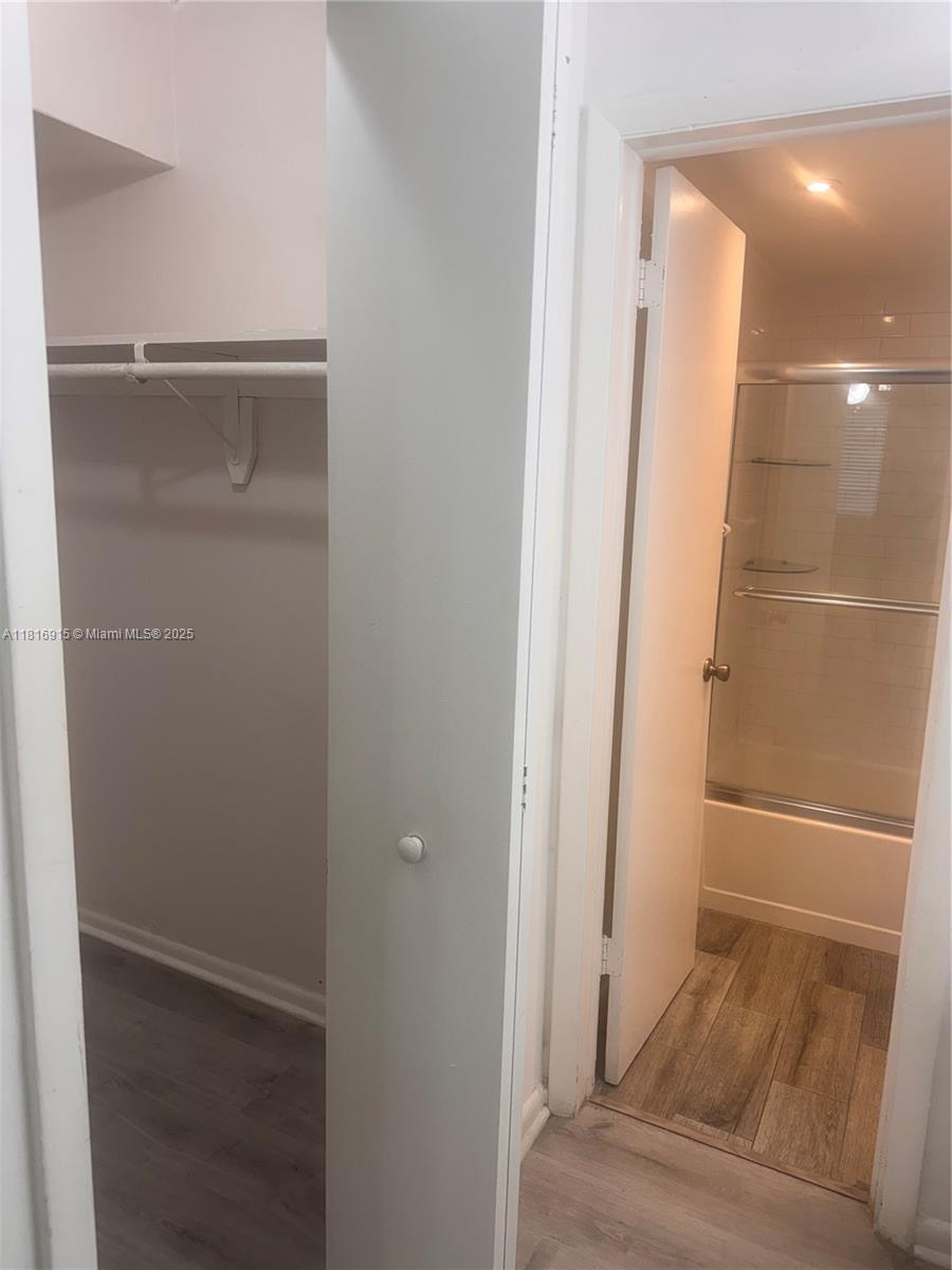 677 Southwest 9th Avenue, Unit 303 Miami, FL 33130 - Photo 26 of 34 a bathroom with a bathtub