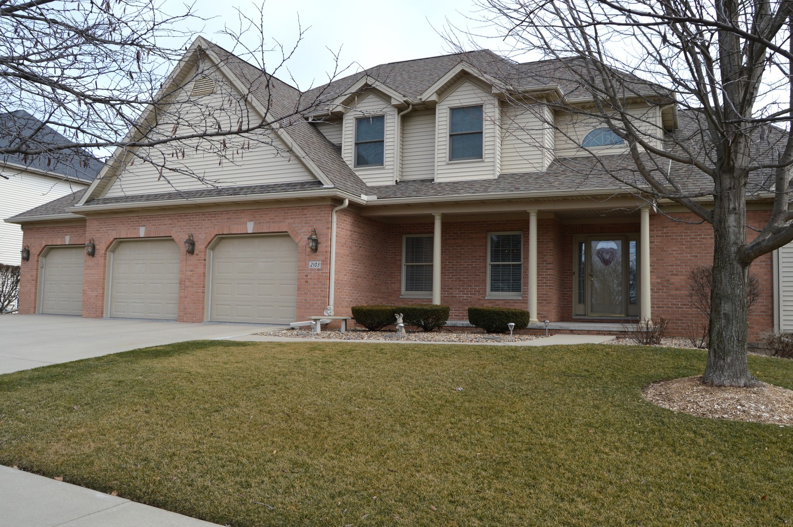 2103 Jessamine Road Bloomington, IL 61704 - Photo 2 of 57 Gallery Image 2