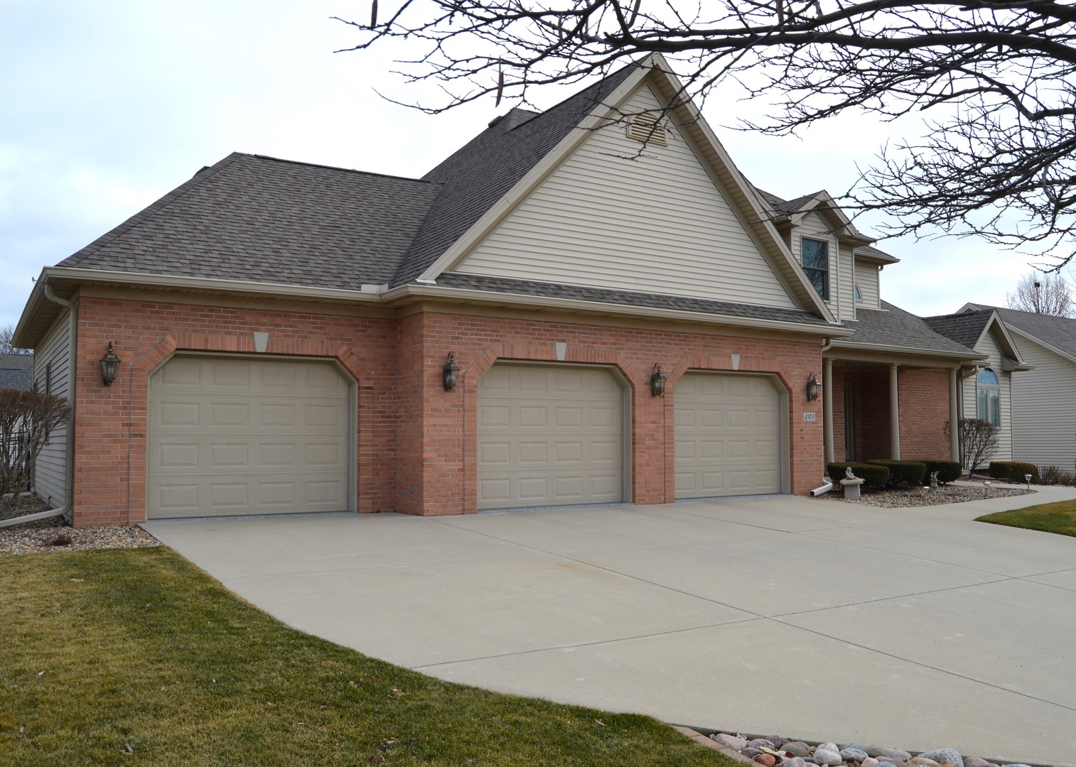 2103 Jessamine Road Bloomington, IL 61704 - Photo 3 of 57 Gallery Image 3