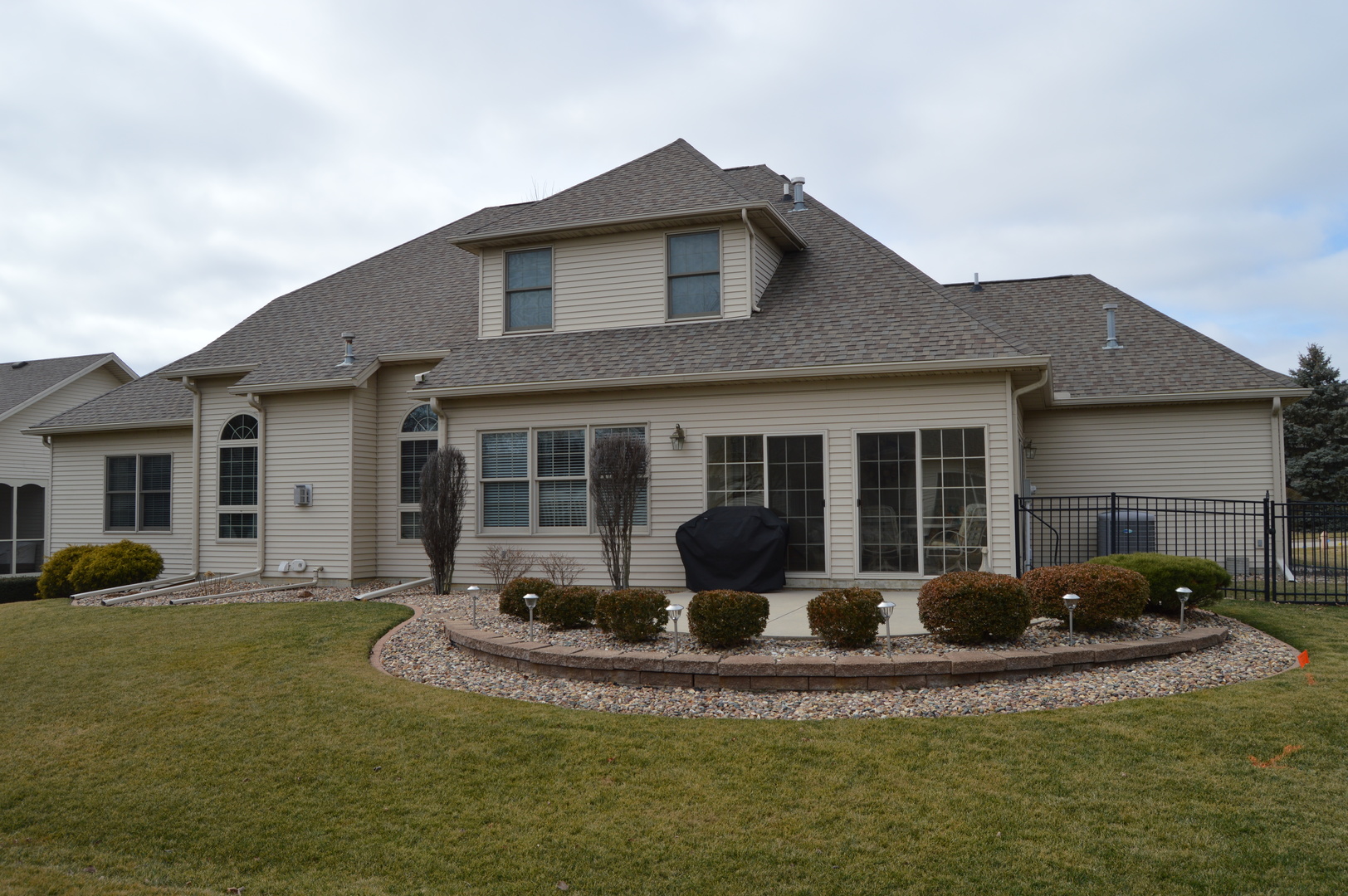 2103 Jessamine Road Bloomington, IL 61704 - Photo 6 of 57 Gallery Image 6