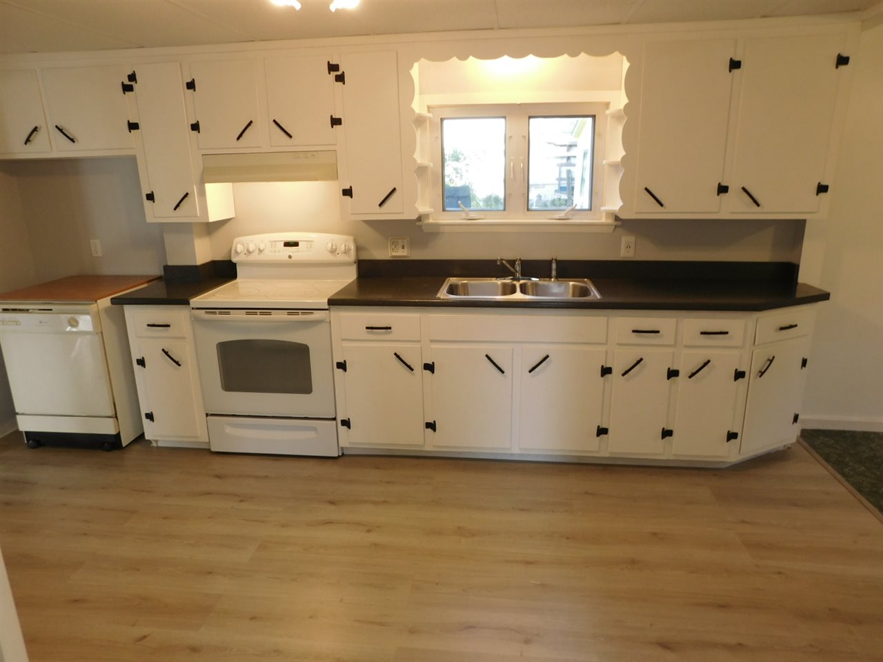 25 Goodwin Street Berwick, ME 03901 - Photo 4 of 19 Gallery Image 4