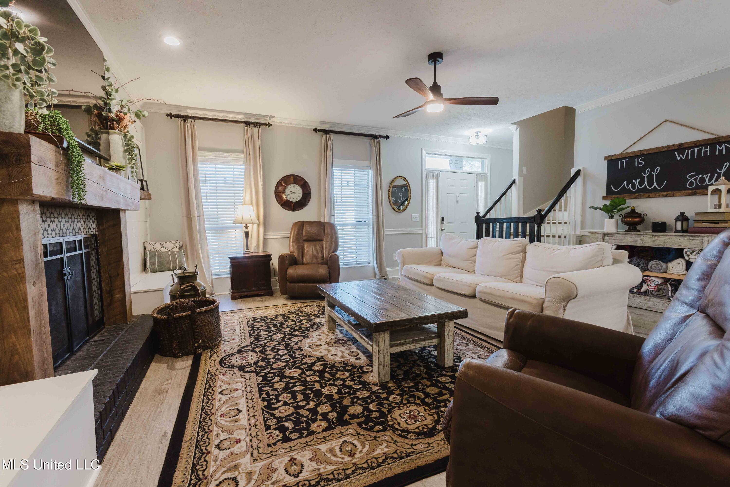 199 Mandarin Drive Brandon, MS 39047 - Photo 13 of 32 Living Room