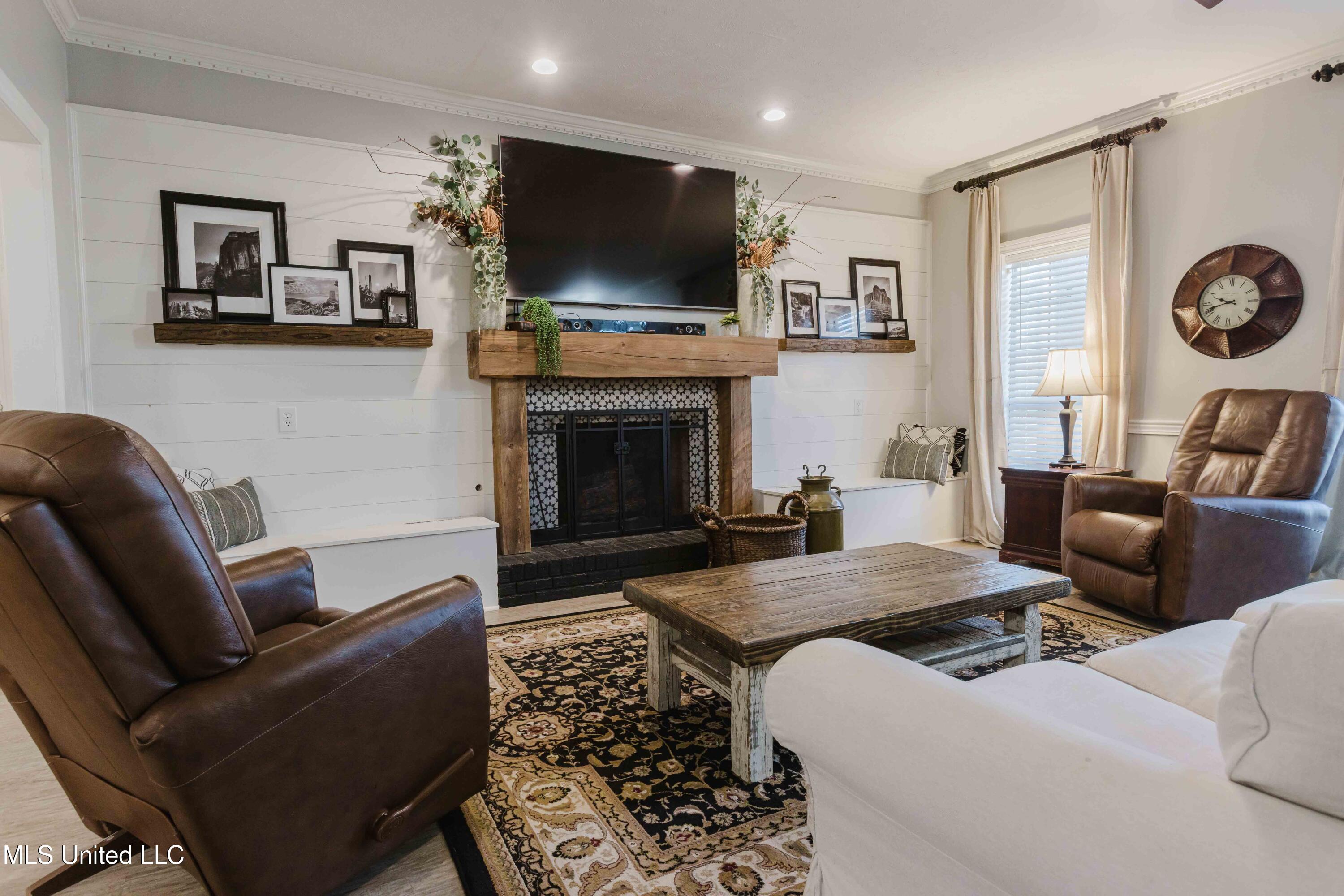 199 Mandarin Drive Brandon, MS 39047 - Photo 14 of 32 Living Room