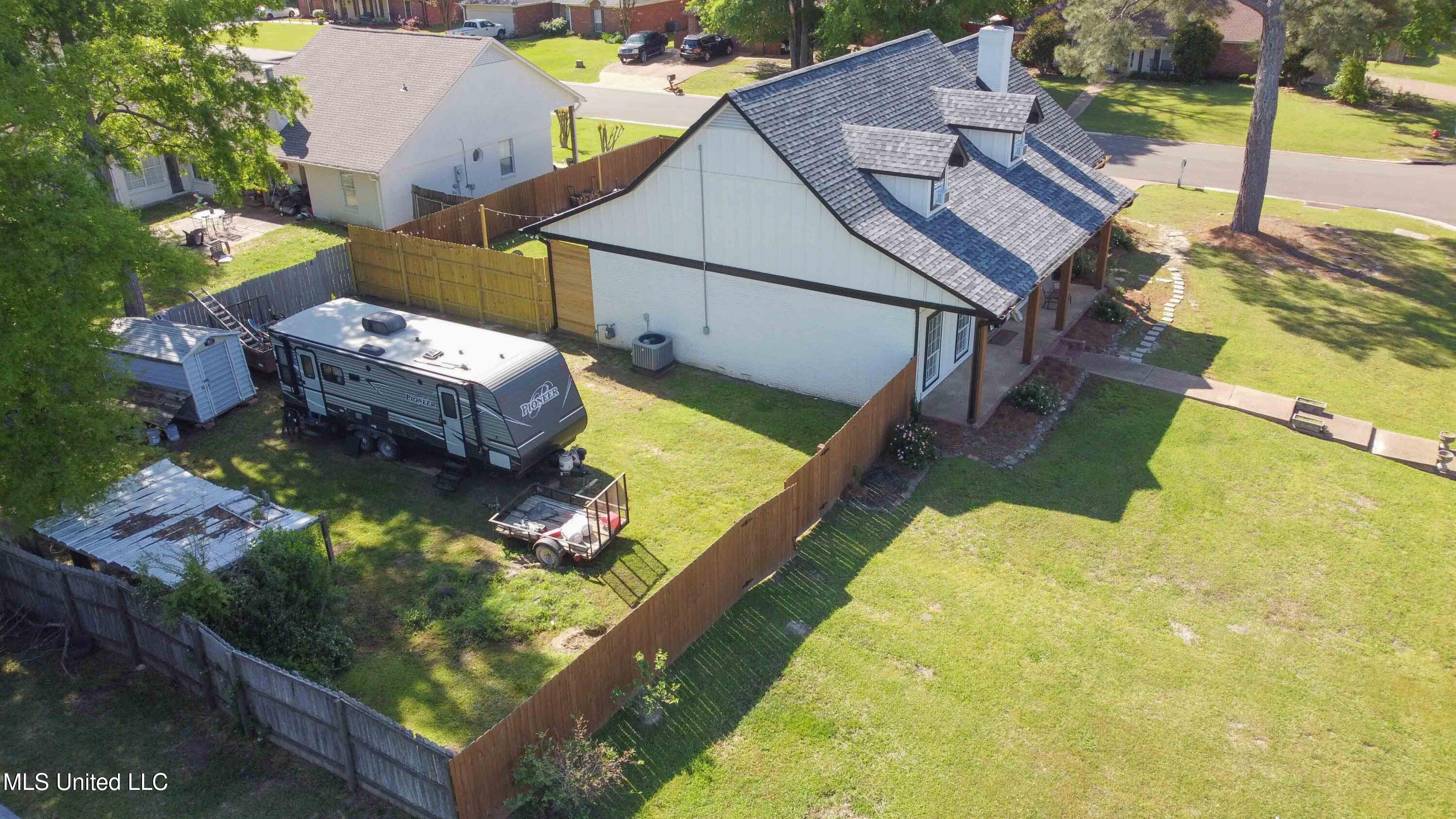 199 Mandarin Drive Brandon, MS 39047 - Photo 8 of 32 Front view Back Yard