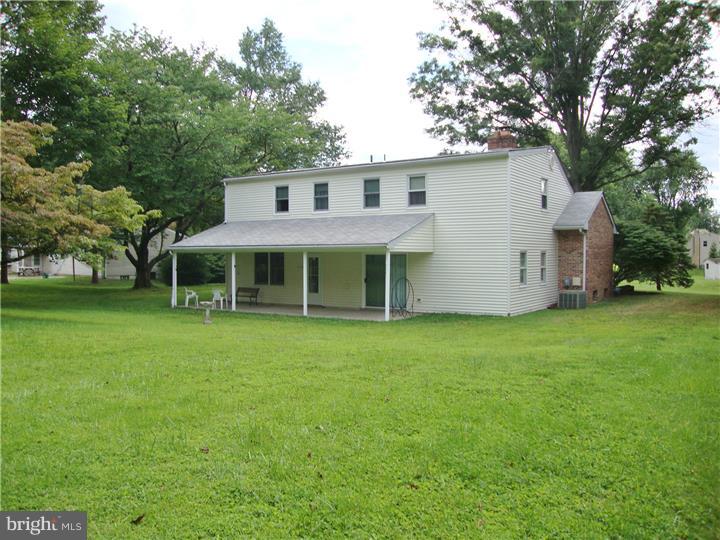 17 Holly Road Richboro, PA 18954 - Photo 3 of 21 Back Yard