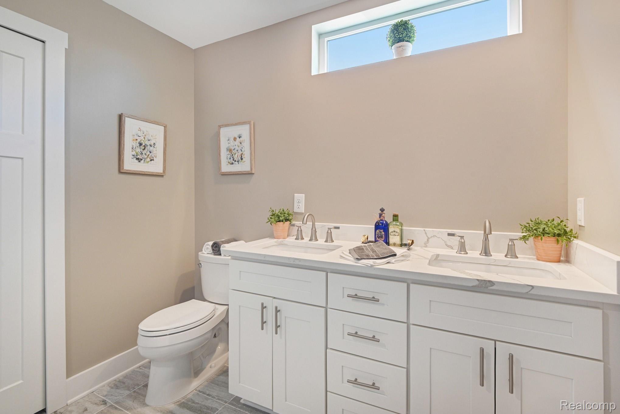 560 Wright Road Howell, MI 48843 - Photo 14 of 30 Master Bathroom