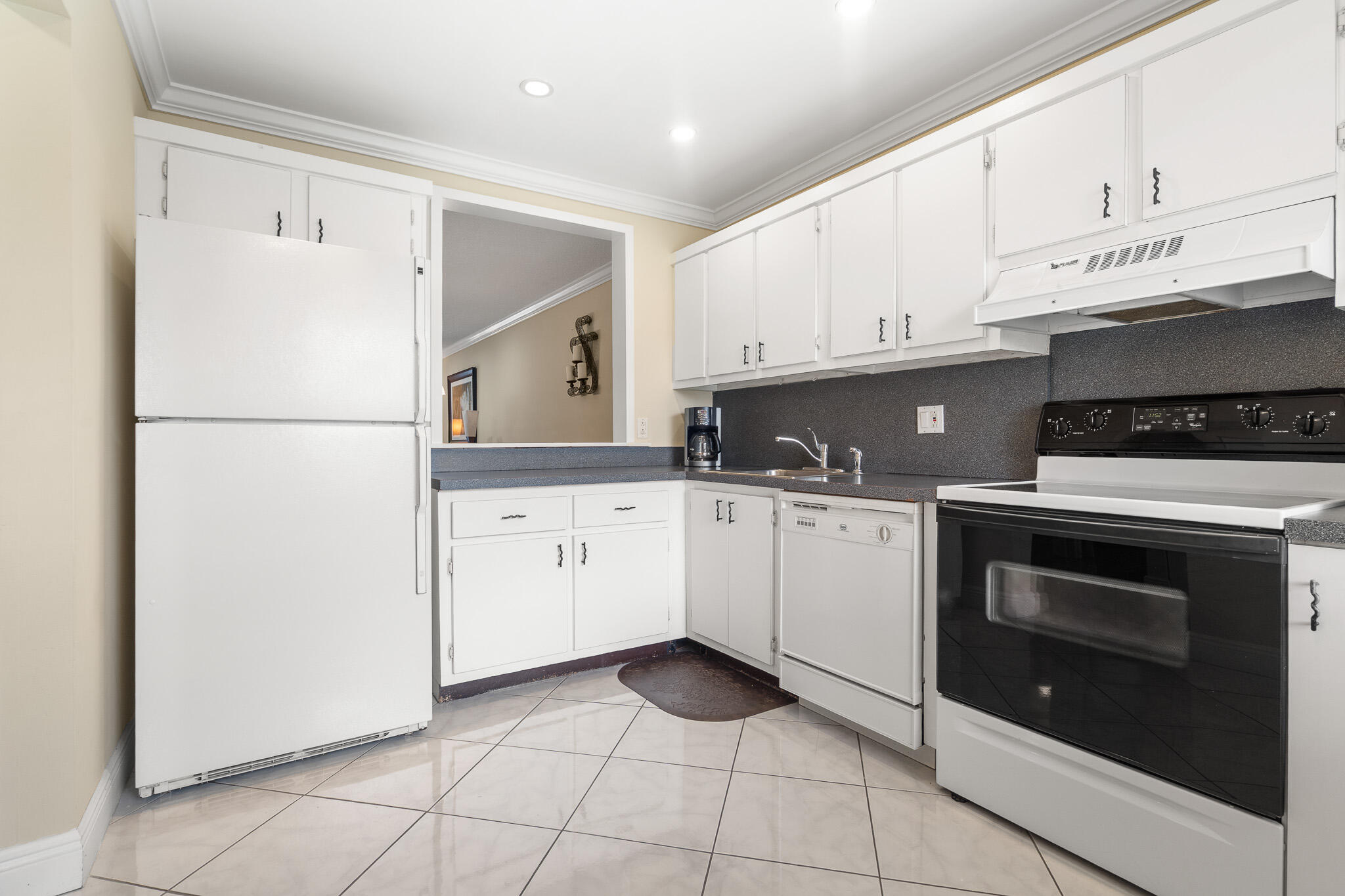 21218 Lago Circle, Unit H Boca Raton, FL 33433 - Photo 14 of 43 DSC01677