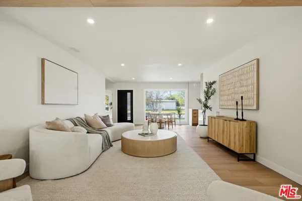 $4,390 | 7358 Paso Robles Avenue, Van Nuys, CA 91406