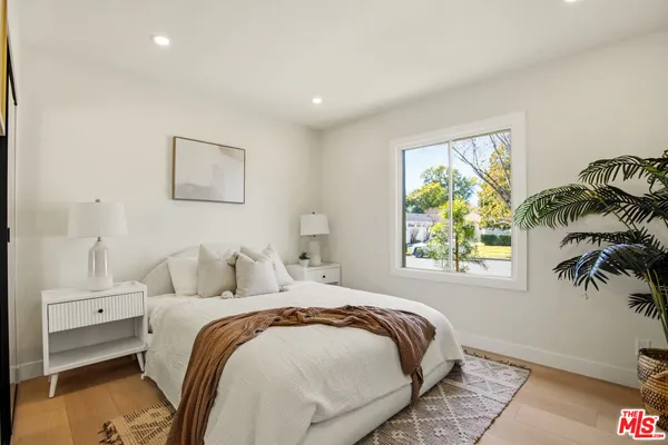 $4,390 | 7358 Paso Robles Avenue, Van Nuys, CA 91406