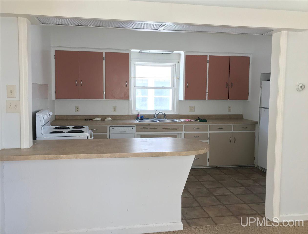 310 South 2nd Street Escanaba, MI 49829 - Photo 7 of 20