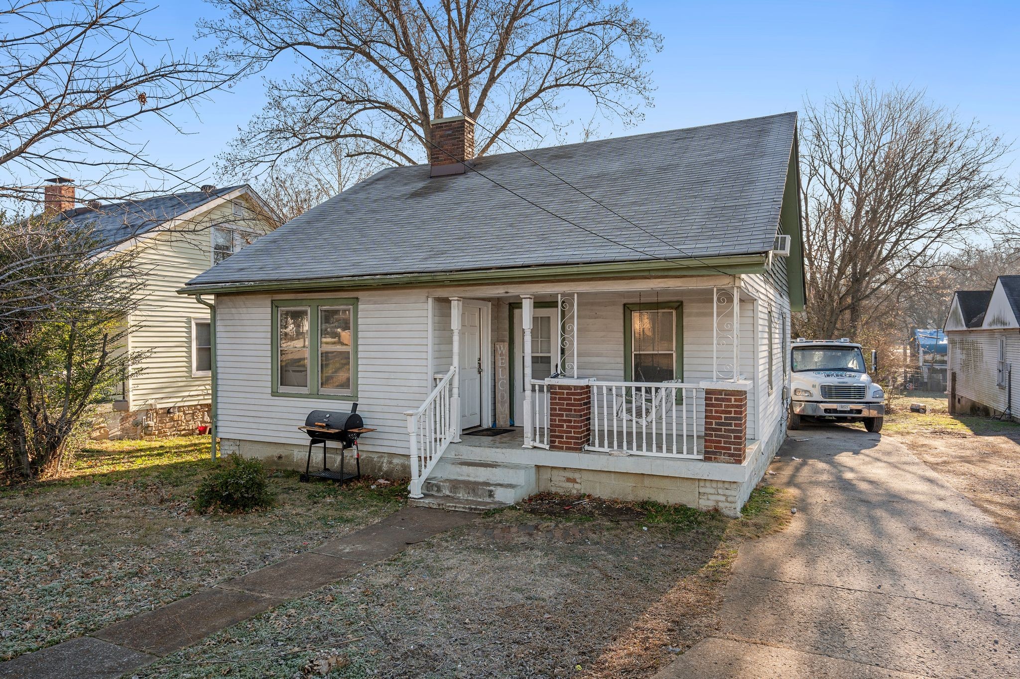1710 County Hospital Road Nashville, TN 37218 - Photo 2 of 27 a front view of a house with a yard