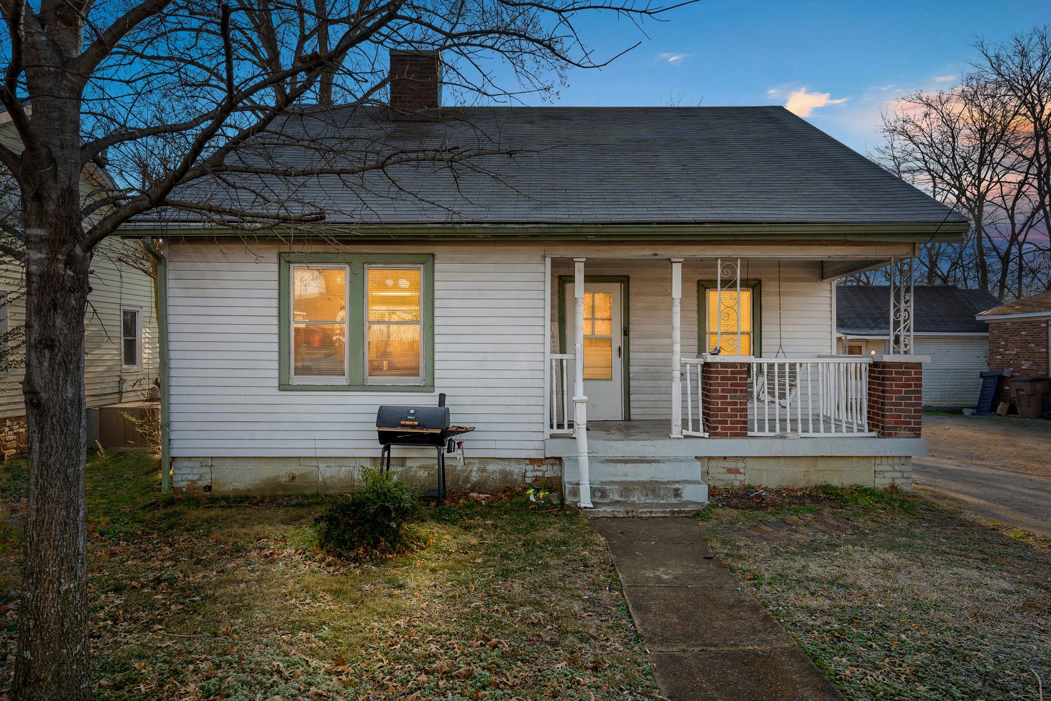1710 County Hospital Road Nashville, TN 37218 - Photo 24 of 27 a front view of a house with garden