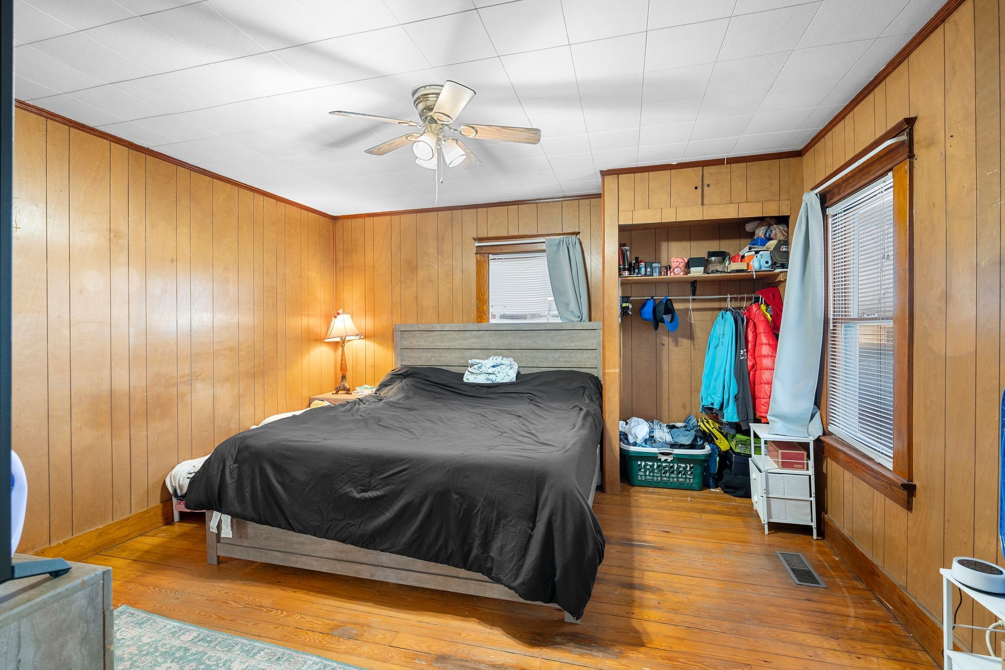 1710 County Hospital Road Nashville, TN 37218 - Photo 7 of 27 a bedroom with a bed and a flat screen tv