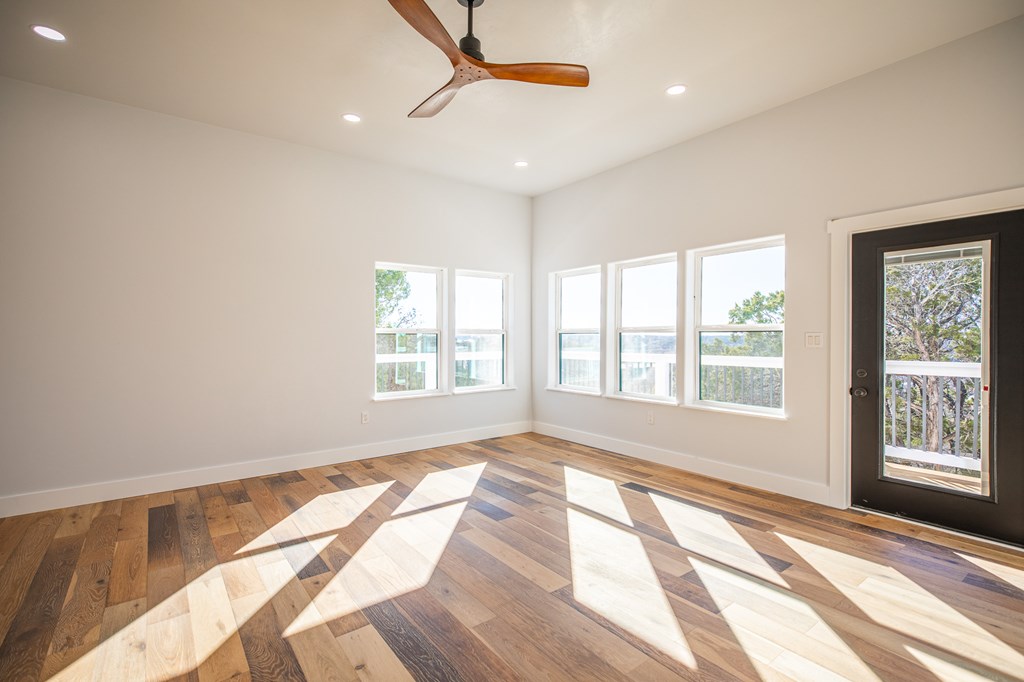 183 Wood Trail Kerrville, TX 78028 - Photo 11 of 32 Primary Bedroom