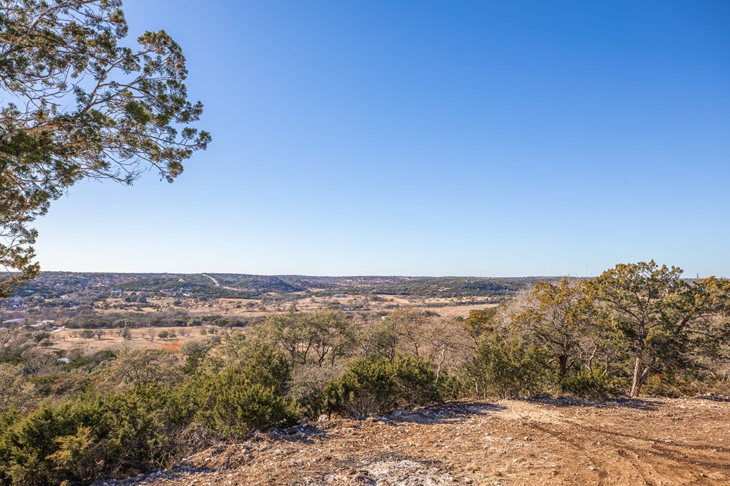 183 Wood Trail Kerrville, TX 78028 - Photo 23 of 32 West Skyline Views