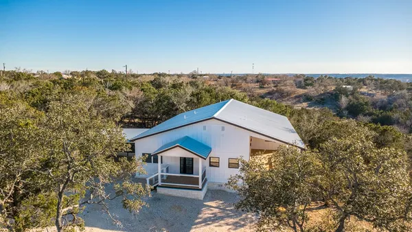 $615,000 | 183 Wood Trail, Kerrville, TX 78028