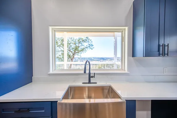 $615,000 | 183 Wood Trail, Kerrville, TX 78028