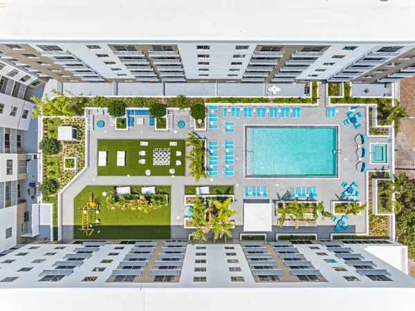 $2,600 | 200 Northeast 1st Avenue, Unit 109, Pompano Beach, FL 33060