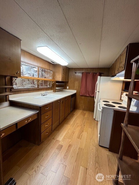 7614 Northeast Bothell Way, Unit 17 Kenmore, WA 98028 - Photo 8 of 14